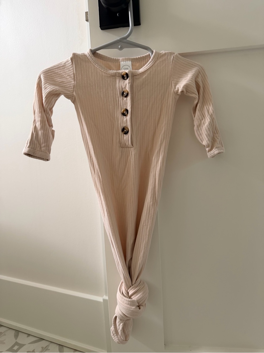 Lou Lou & Company Ribbed Knot Footie in Light Beige